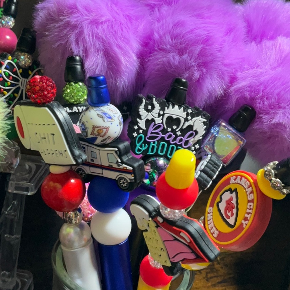 Fun Quote Pens with Colorful Charms - Picture 14 of 16